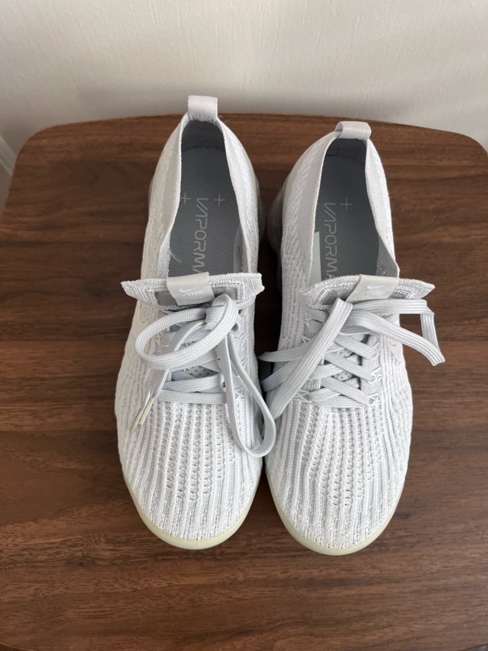 Nike VaporMax Flyknit in White and Silver NWOB - Picture 5 of 7
